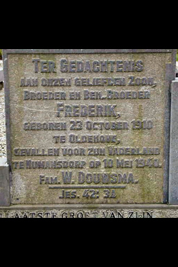 Foto van het graf - Vergroot afbeelding Foto van het graf - Vergroot afbeelding
