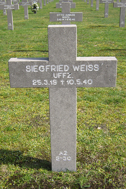 Foto van het graf / Grave photo / Grabfoto - Vergroot afbeelding / Enlarged photo / Foto Vergrössern