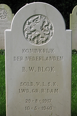 Foto van het graf - Vergroot afbeelding Foto van het graf - Vergroot afbeelding