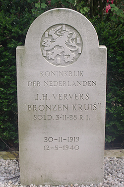 Foto van het graf - Vergroot afbeelding Foto van het graf - Vergroot afbeelding