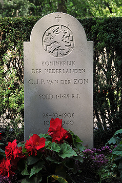 Foto van het graf - Vergroot afbeelding Foto van het graf - Vergroot afbeelding