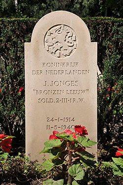 Foto van het graf - Vergroot afbeelding Foto van het graf - Vergroot afbeelding