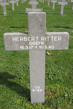 Foto van het graf / Grave photo / Grabfoto - Vergroot afbeelding / Enlarged photo / Foto Vergrössern