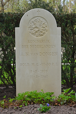 Foto van het graf - Vergroot afbeelding Foto van het graf - Vergroot afbeelding