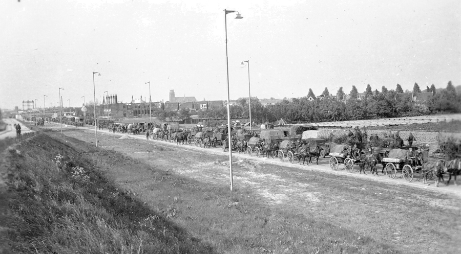 Rijksweg Dordrecht na de meidagen