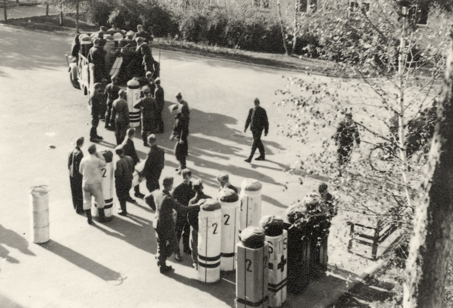 Nachschub bomben und behalter