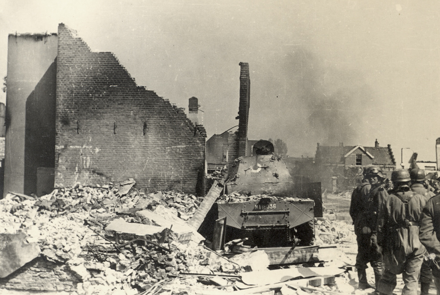 Panhard te Zevenbergschen Hoek